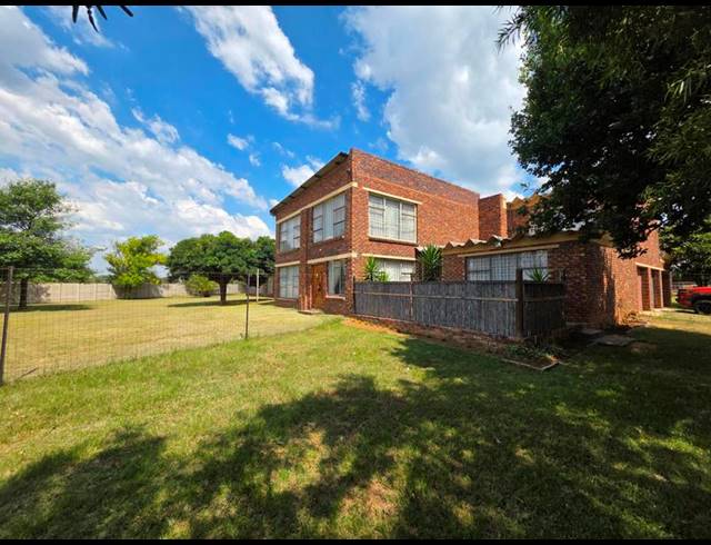 FARM FOR SALE IN NELSONIA